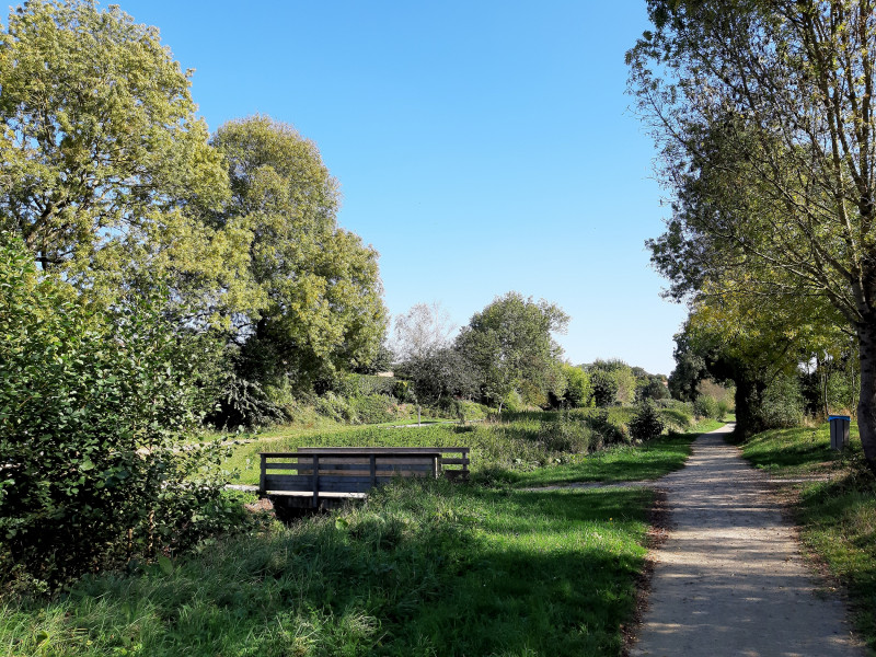 La coulée verte de Sainte-Pazanne et La Roche Saint-Louis