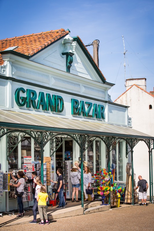 le-grand-bazar-basse-definition-1-sur-38-1462