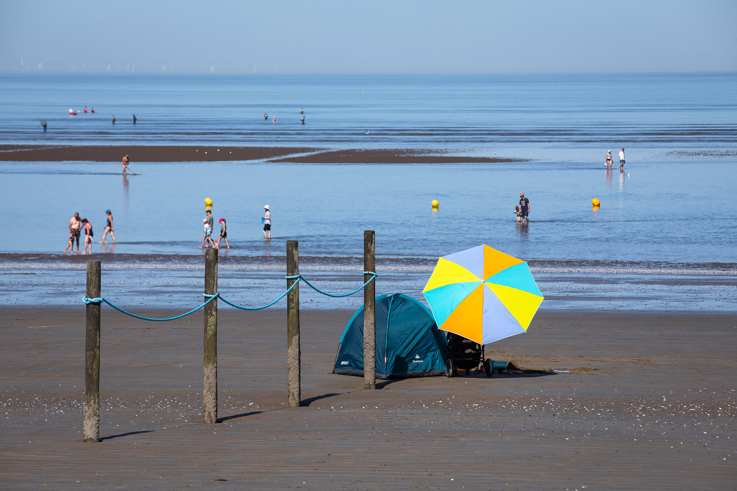 Bons plans de l'été à Destination Pornic vacances Loire-Atlantique plage océan mer vagues parasol - © Mélanie Chaigneau