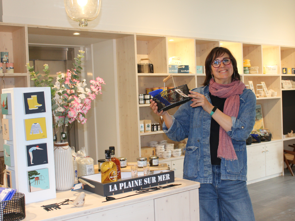 Boutique Office de Tourisme de La Plaine-sur-Mer - &copy; Tiffany Delettres