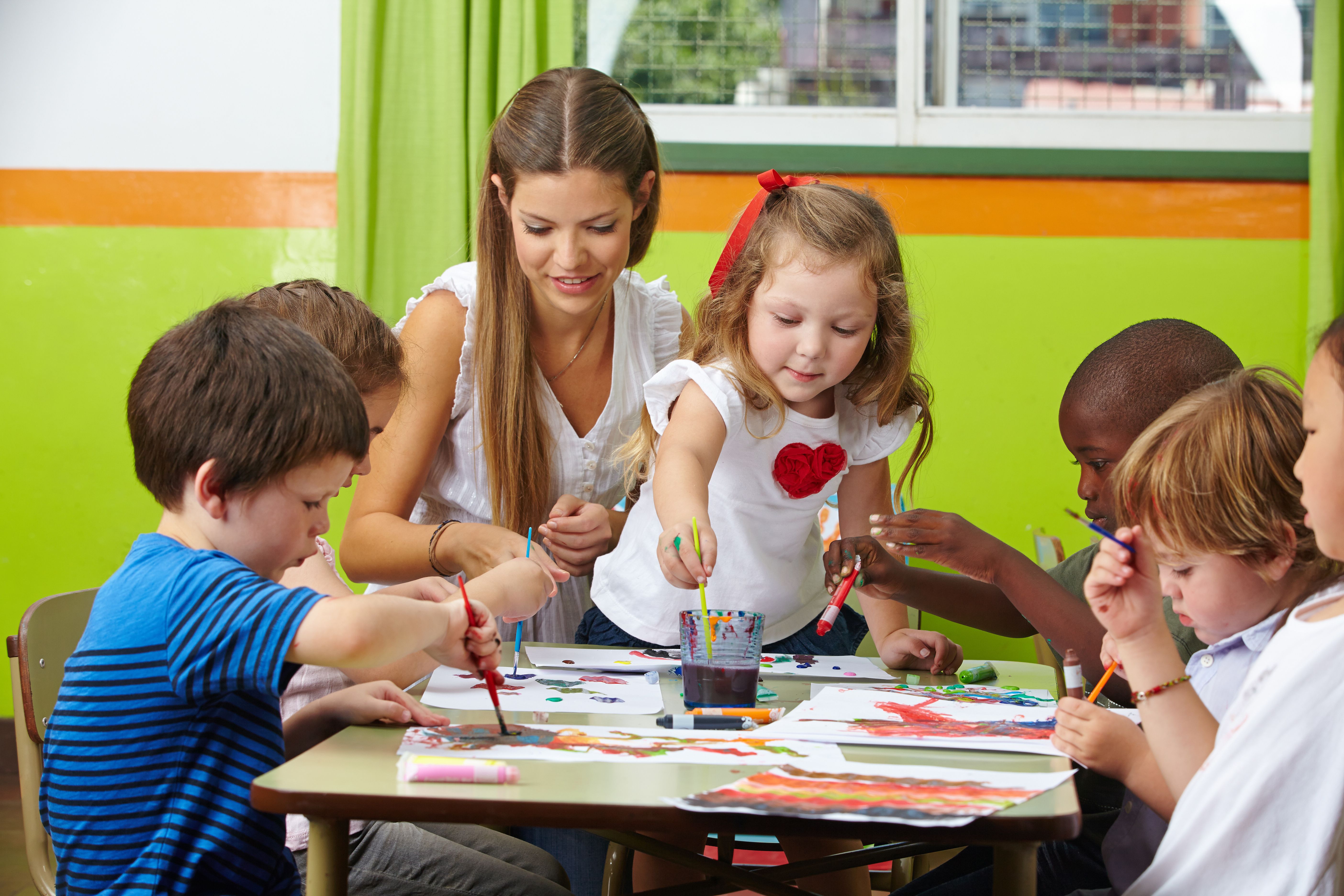 Preschool teachers. Дети в детском саду. Дошкольники в детском саду. Дети на занятии в детском саду. Занятия для детей.