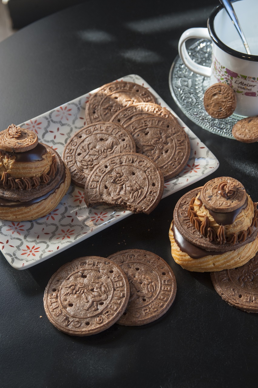 Café Saint-Michel desserts galettes religieuses chocolat café thé goûter - © Patrick Gérard