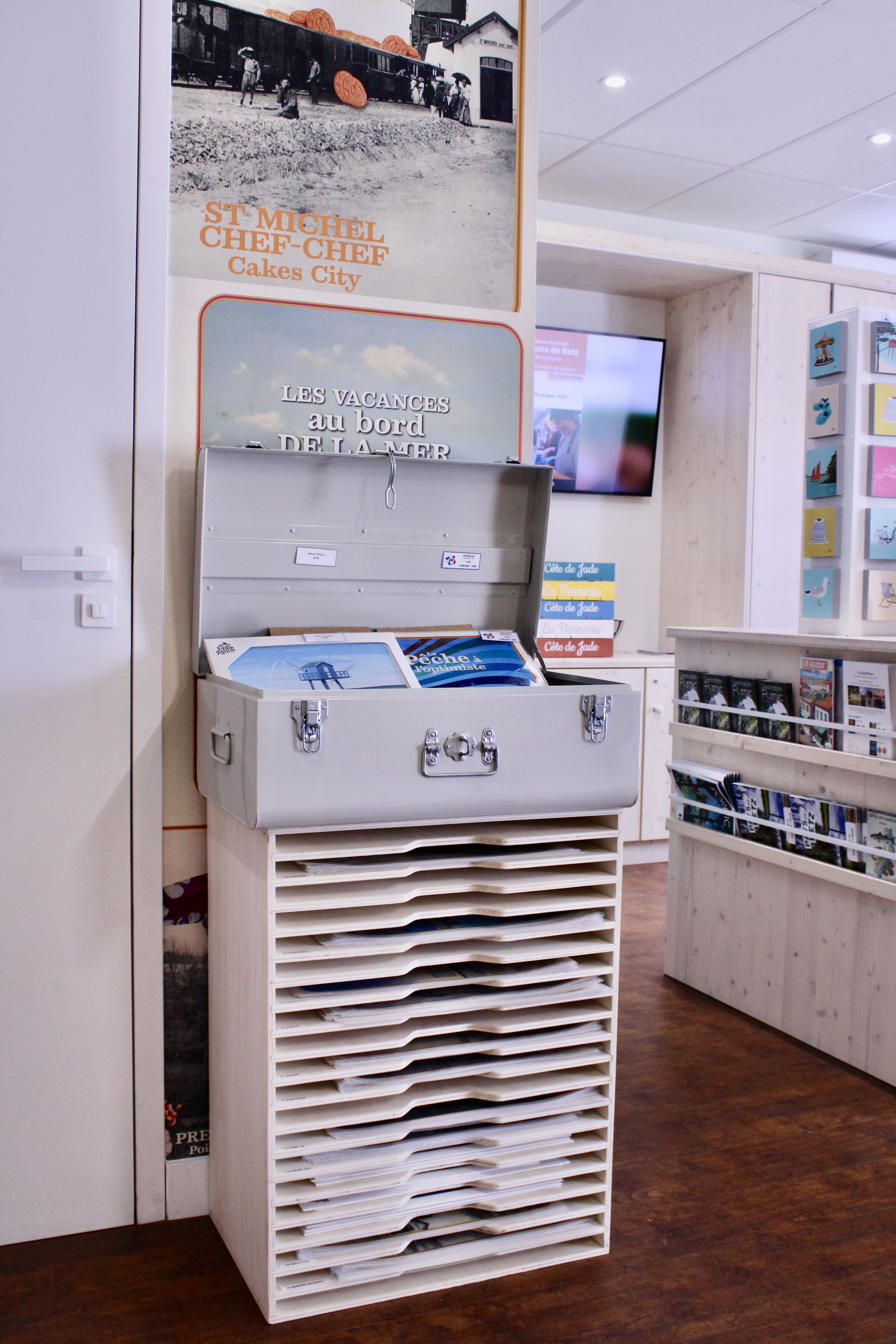 Office de Tourisme La Bernerie-en-Retz affiche boutique - &copy; Tiffany Delettres