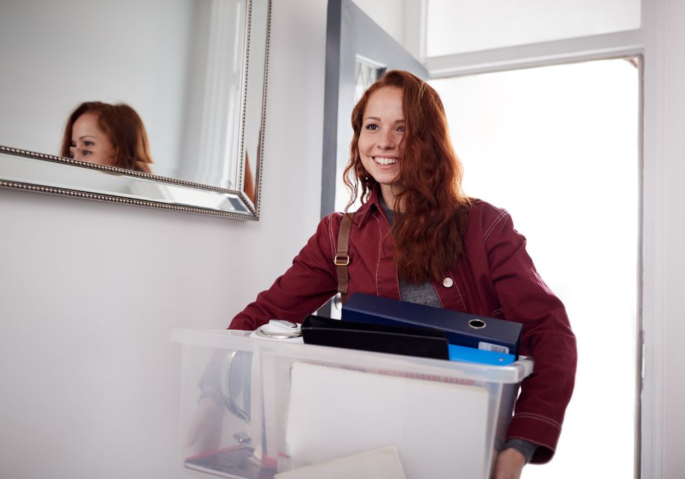 logement employés saisonniers emménagement déménagement appartement étudiant - &copy; Monkey Business Images