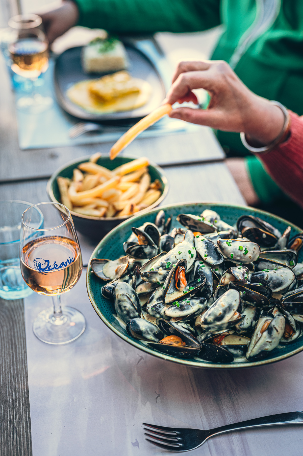Moules frites à l'Océanic restaurant crème sauce vin blanc vin rosé - © Emeline Boileau