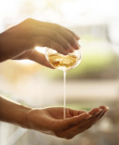 Alliance Pornic - Thalasso Hotel & Spa hand massage oil treatment