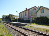 The platform at Moutiers-en-Retz railway station