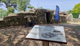 Panneau circuit interprétation du patrimoine au tumulus des Mousseaux