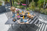 Escale Bien Etre - table terrasse petit-dejeuner