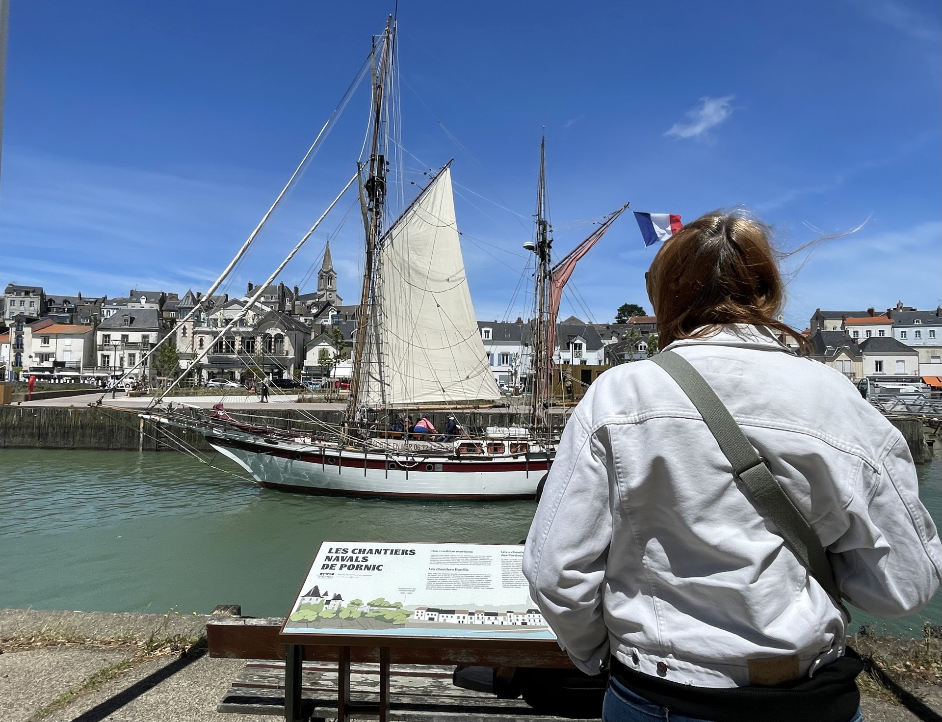 Panneau circuit interprétation du patrimoine Ville basse Pornic Vieux Port Quai l'Herminier Chantiers navals