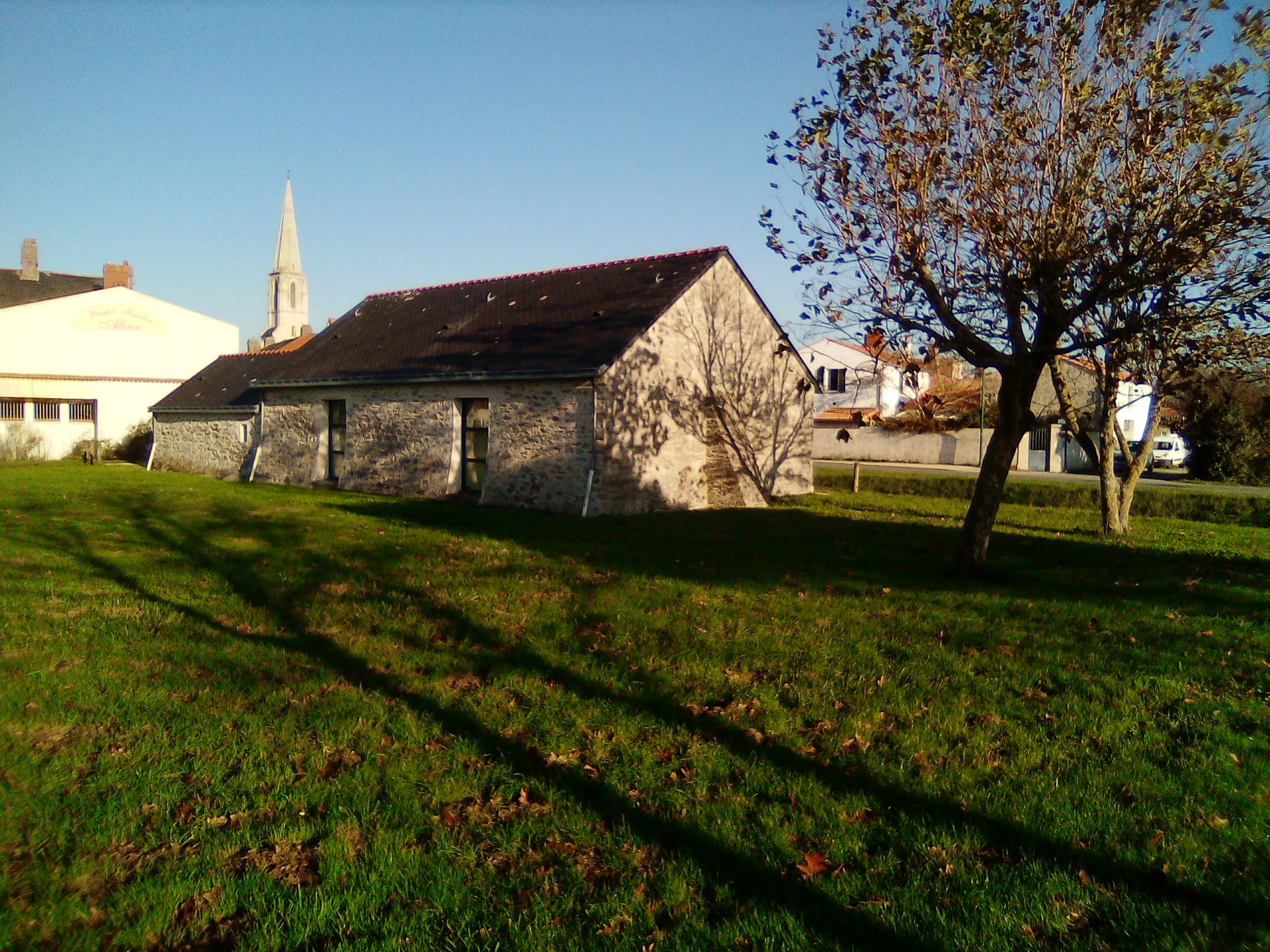 Parcours urbain, salorge de la bibliothèque municipale