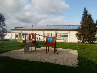 Aire de jeux à Fresnay