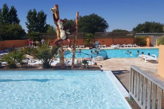 Camping avec piscine, Domaine de la Baie Dorée 