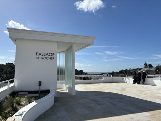 Terrasse panoramique du Passage du rocher et son ascenseur