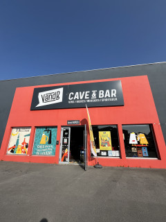 V and B : cave et bar
