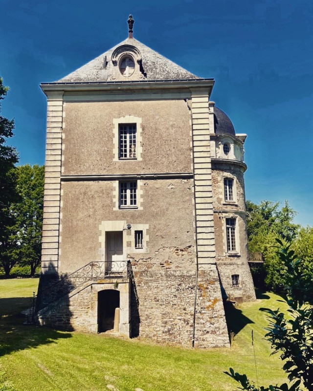 le chateau de briord terres de briord vignoble, voruz say, etang de briord chapelle de briord eric peters chateau proche nantes acheneau port st père port saint pere destination pornic