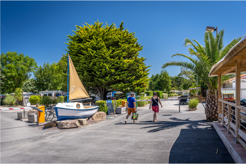 camping la Guichardiere La Plaine sur Mer Pornic proche mer emplacement mobilhome piscine chauffée animations 