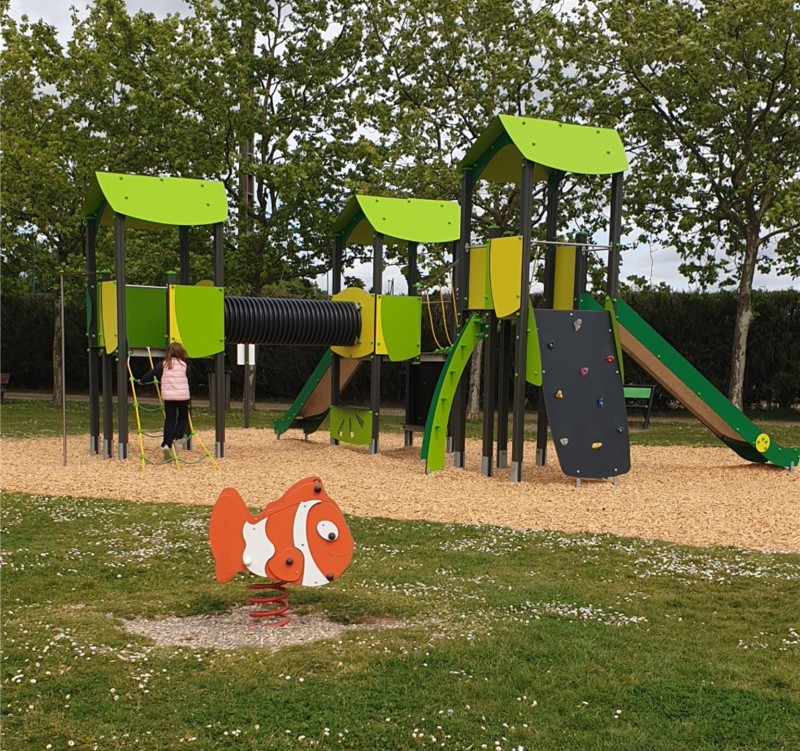 Aire de jeux escale tirolienne toboggan aire de pique nique Sainte-Pazanne