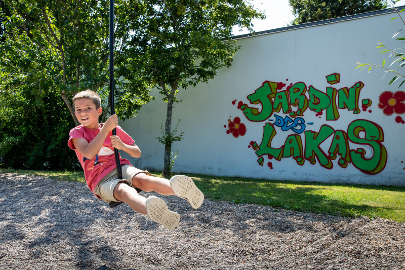 play area jardin des lakas la plaine-sur-mer zip line picnic tables