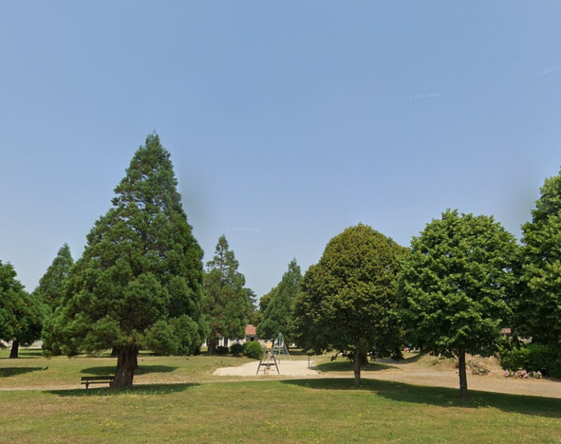 Aire de jeux du parc de verdure