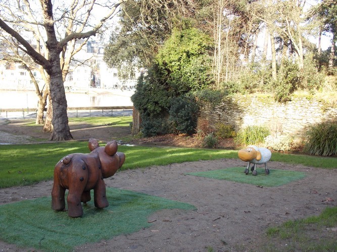 Aire de jeux Jardin de Gourmalon pornic mouton cochon