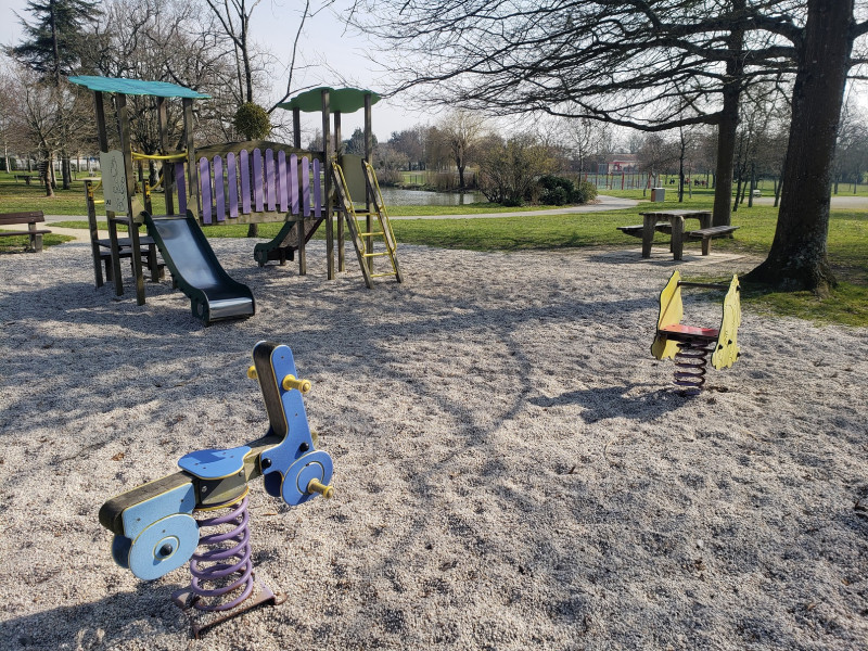 Aire de pique nique parc de loisirs de Chauvé