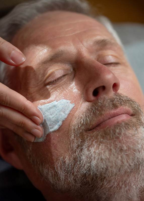 Alliance Pornic - Thalasso Hotel & Spa men's facial treatment cream massage scrub