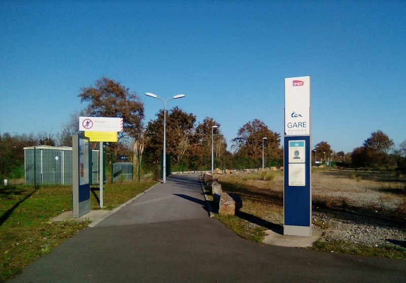 Parking de la gare à Bourgneuf en Retz