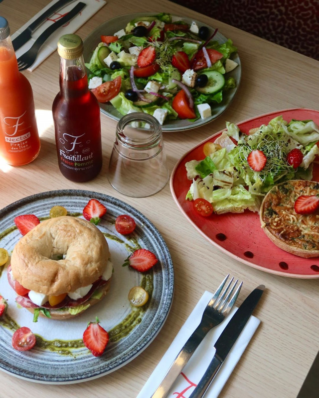 carte-sal-e-du-11-au-16-juin-chaque-semaine-nous-vous-proposons-3-plats-venir-d-guster-dans-notre-salon-de-th-voici-le-menu-de-cette-semaine-la-quiche-ph-m-re-et-sa-petite-salade-le-bagel-milana-26926