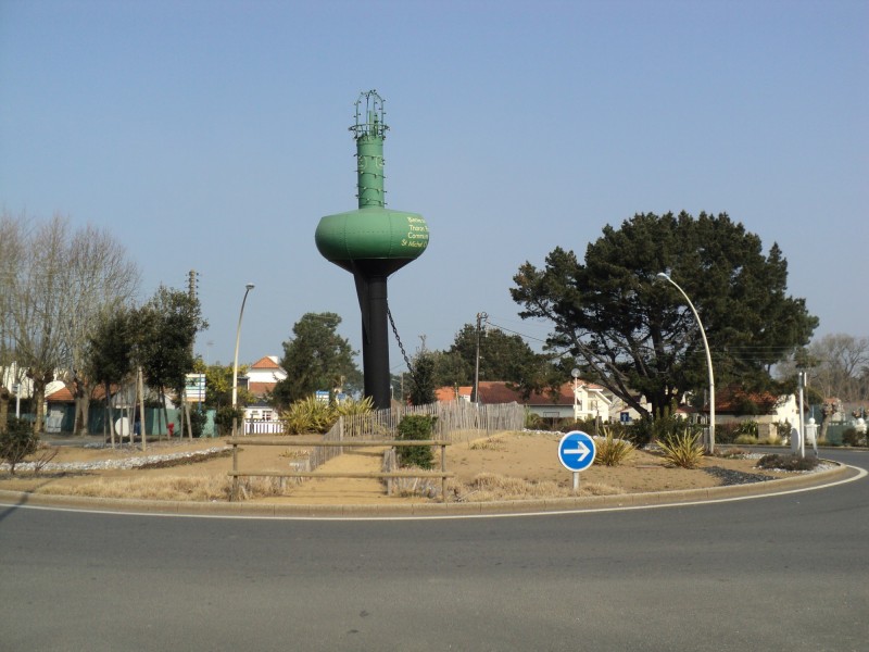 bouée, bouée verte, bouée sifflante, monument, insolite