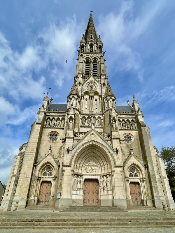 Eglise Notre-Dame de Saint-Pazanne culte messe Paroisse Ste Anne-Françoise en Retz