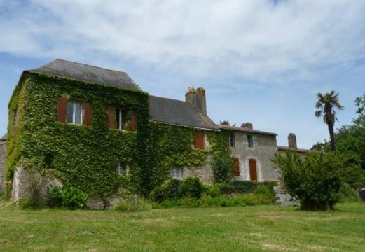 The former presbytery of Saint Martin former presbytery Cheix en Retz former vicarage destination pornic religious heritage