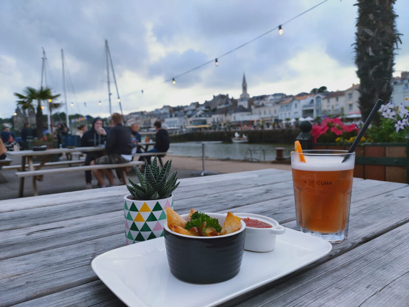 L'Autre Quai, piano bar