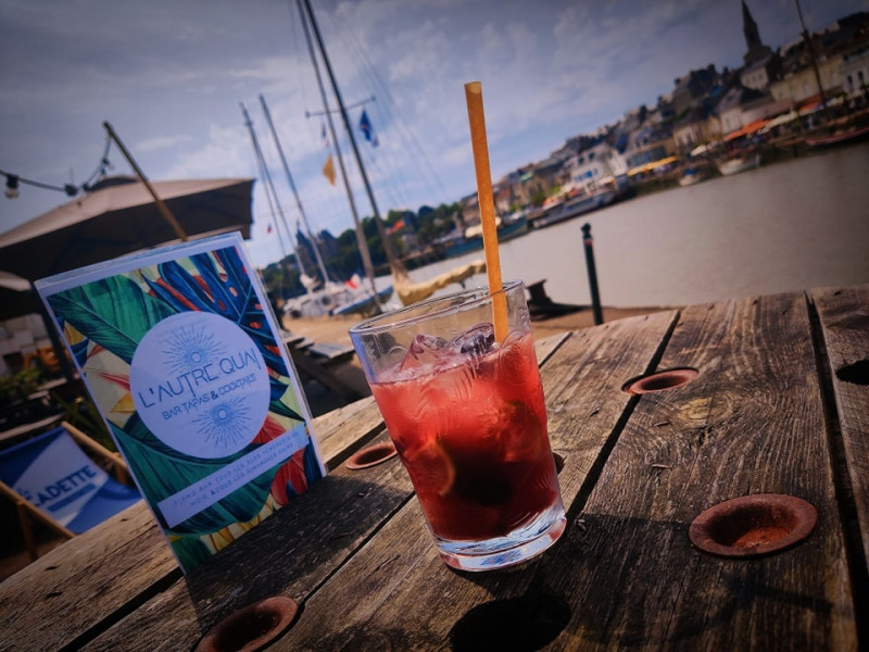 L'Autre Quai, piano bar