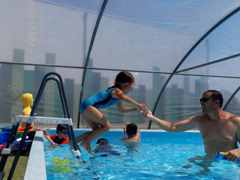 vincent, schwimmlehrer, l'étrille, schwimmbad sporthalle, schwimmbecken, perfektionierungskurse, schwimmkurse, schwimmen lernen, pornic, les moutiers-en-retz, la bernerie en retz	