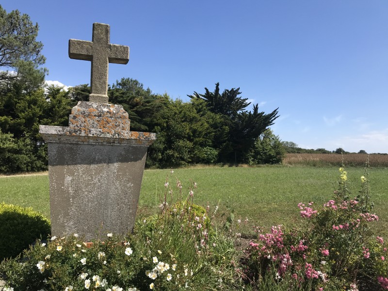 la plaine sur mer petit patrimoine croix granit patrimoine vernaculaire visite balade