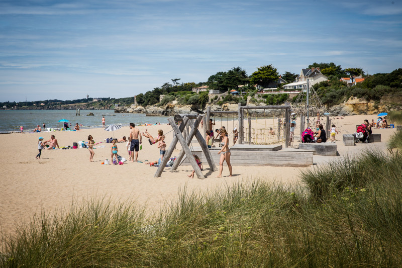 plage la bernerie en retz cabines de plage jeux de plage