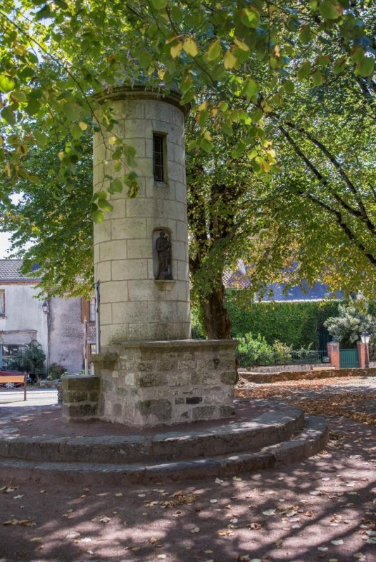 la lanterne des morts lanterne aux morts destination pornic monument religieux atypique dernière en france les moutiers en retz pays de retz loire-atlantique monument funéraire