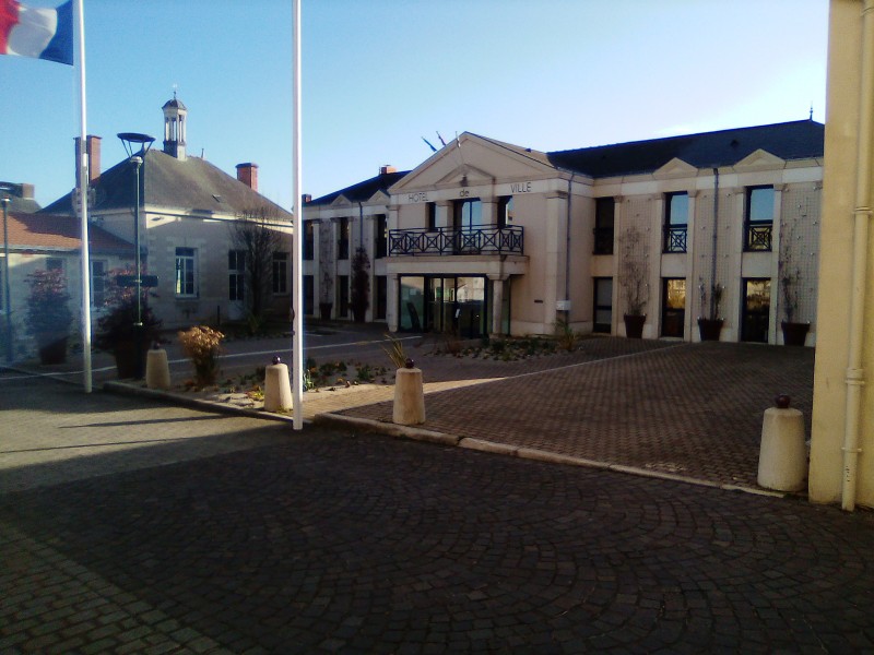 mairie sainte pazanne, hôtel de ville sainte pazanne, mairie pays de retz