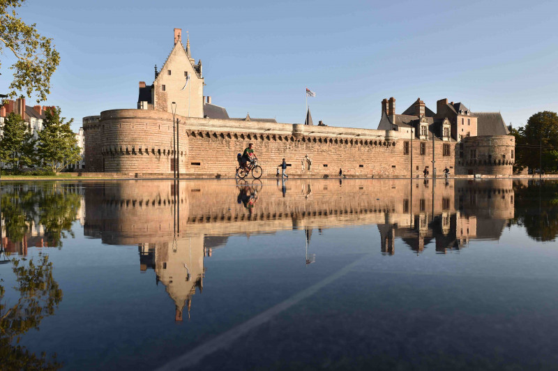Miroir d'eau au château des ducs de Bretagne de Nantes