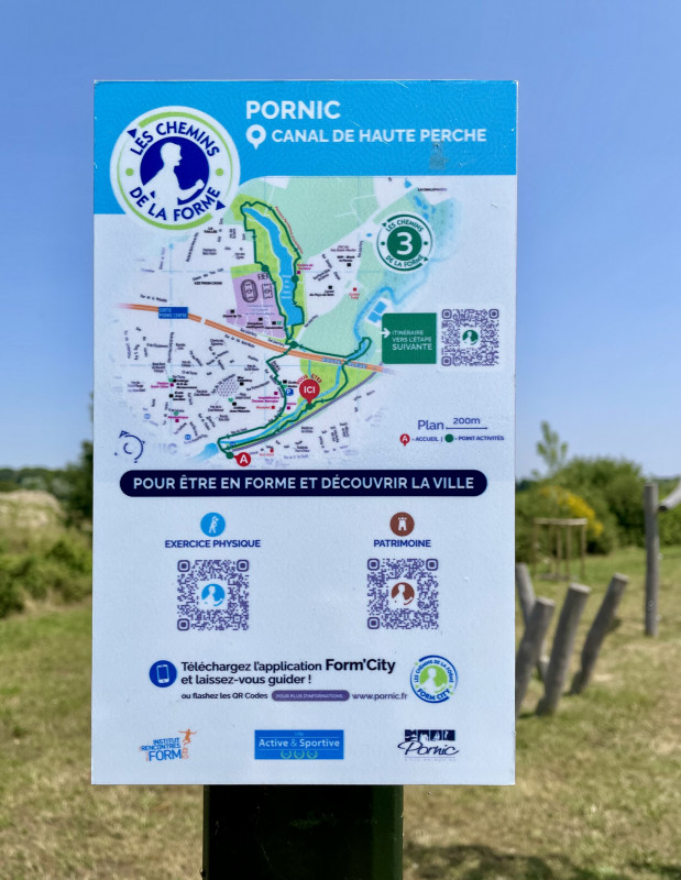 Panneau du circuit 3 des chemins de la forme dans le jardin de la Ria
