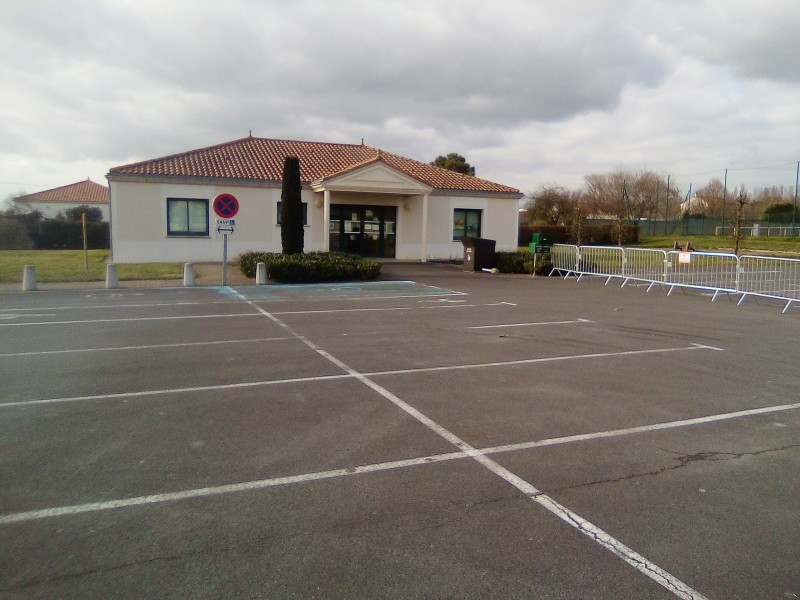 Parking salle socio-culturelle Fresnay en Retz