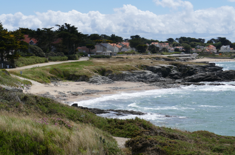 Plage des Châtelets en arrivant de la Raize, plage, prefailles, sable, rochers, destination pornic, préfailles, 