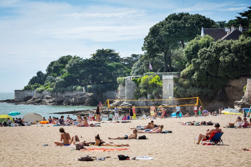 beach pornic creek sand bar terrace beach volleyball swimming young people