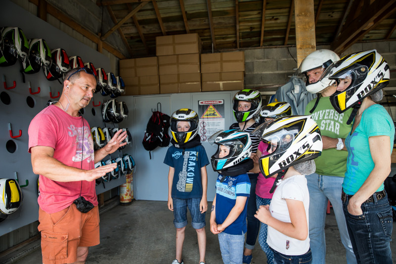 racing, kart, karting, activités, loisirs, jade, cote de jade, tharon plage, st michel, chef, sensation, sport motorisé, équipe, vitesse, piste, sport mécanique