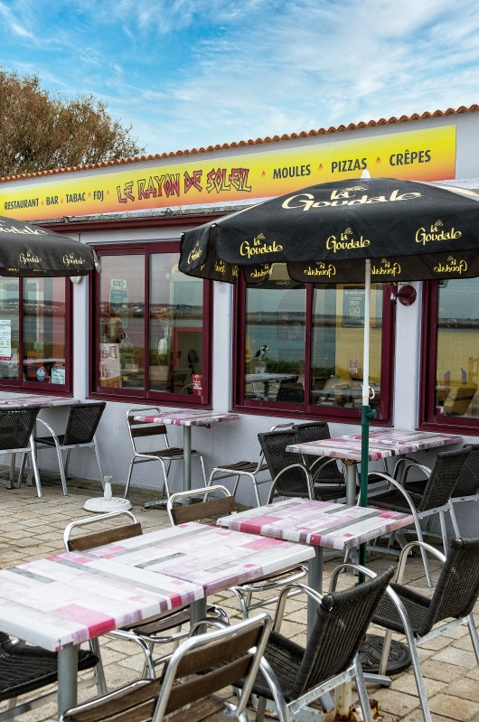Restaurant Le Rayon de Soleil - La Plaine-sur-Mer, soleil, fruits de mer, bar, billard, convivialité, vue mer, restaurant destination pornic