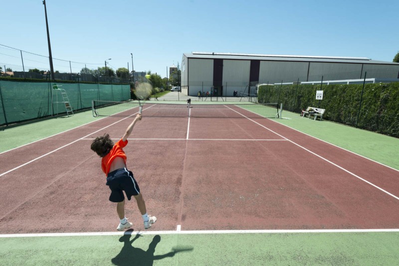 Terrain de tennis