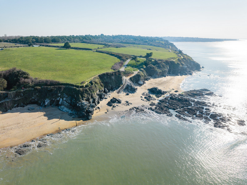 Vue aérienne de la plage de la Fontaine aux Bretons