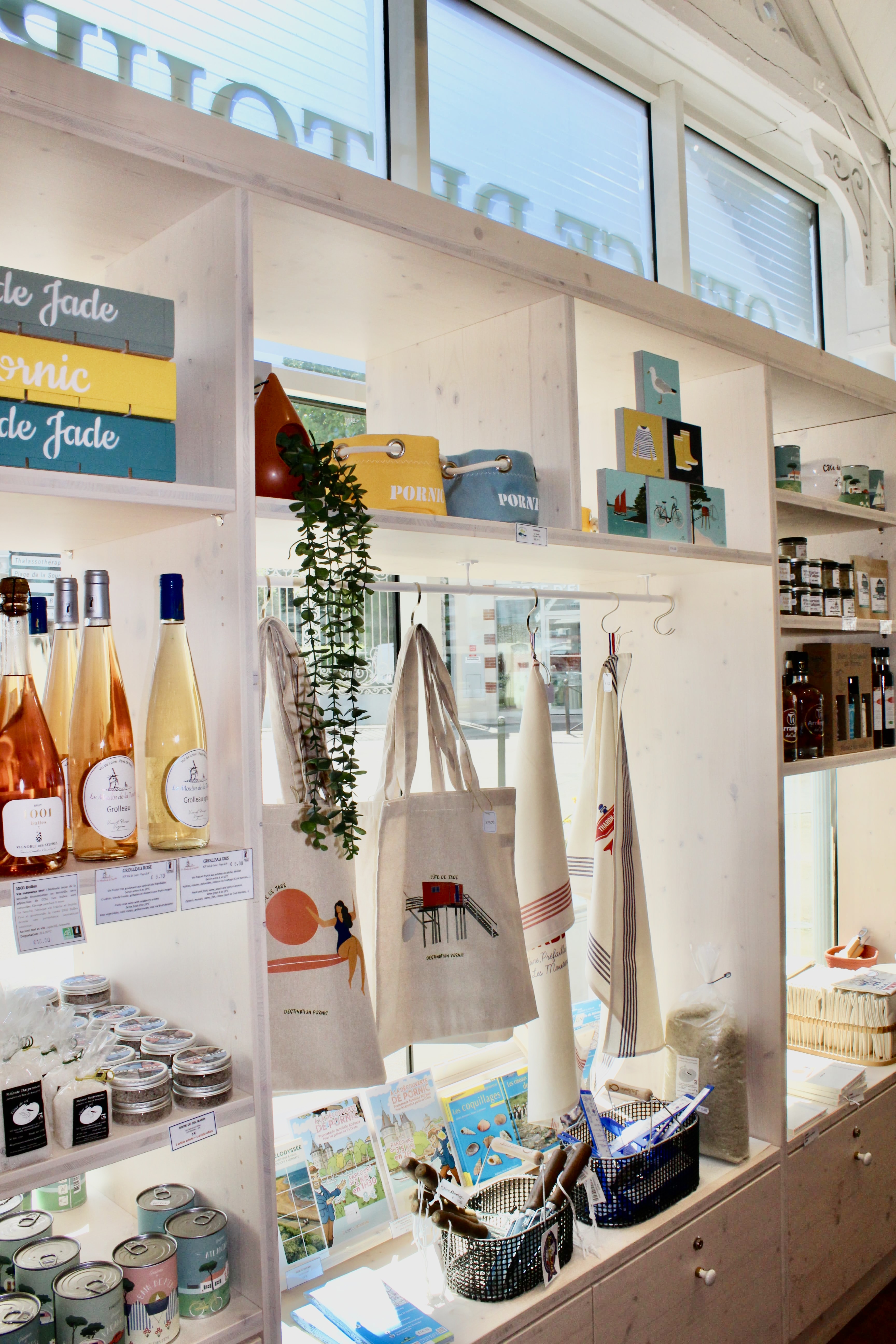 Office de Tourisme de Pornic boutique  - &copy; Tiffany Delettres