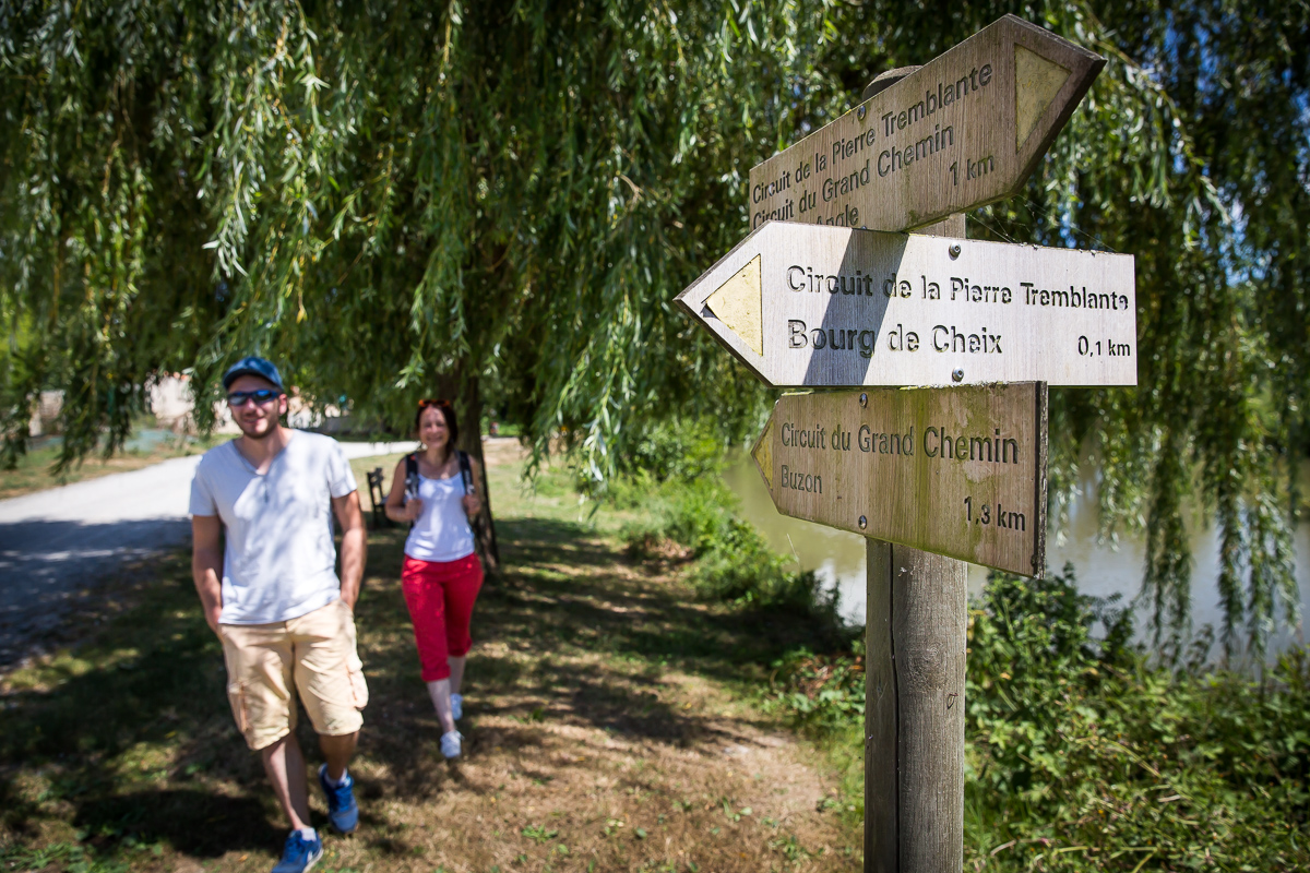 walking cheix nature history monument - © Mélanie Chaigneau